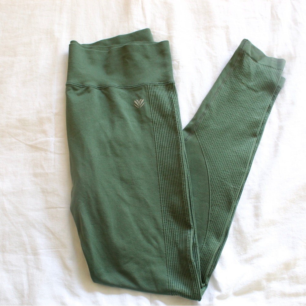 Olive leggings with no pockets